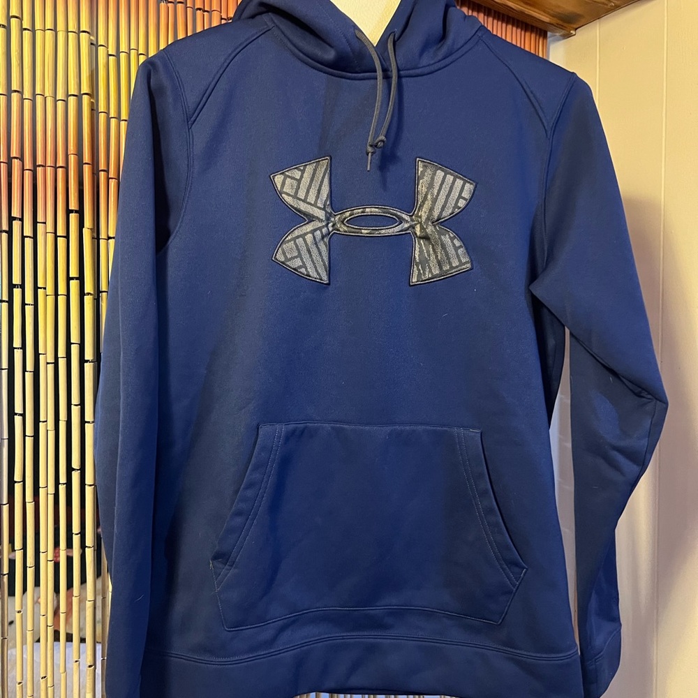 Under Armor sweatshirt